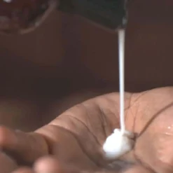 Daily moisturizing shampoo