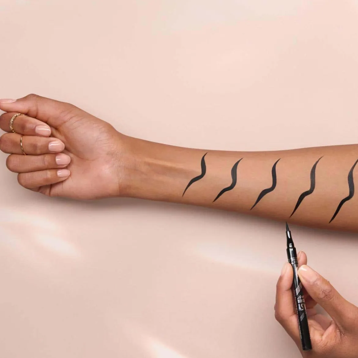 It's Easy Black Eyeliner