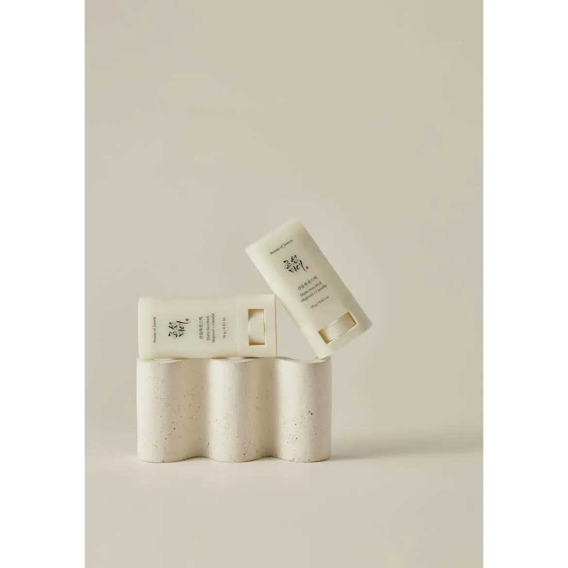 Matte sun stick: mugwort + camilia (SPF 50+ PA++++)