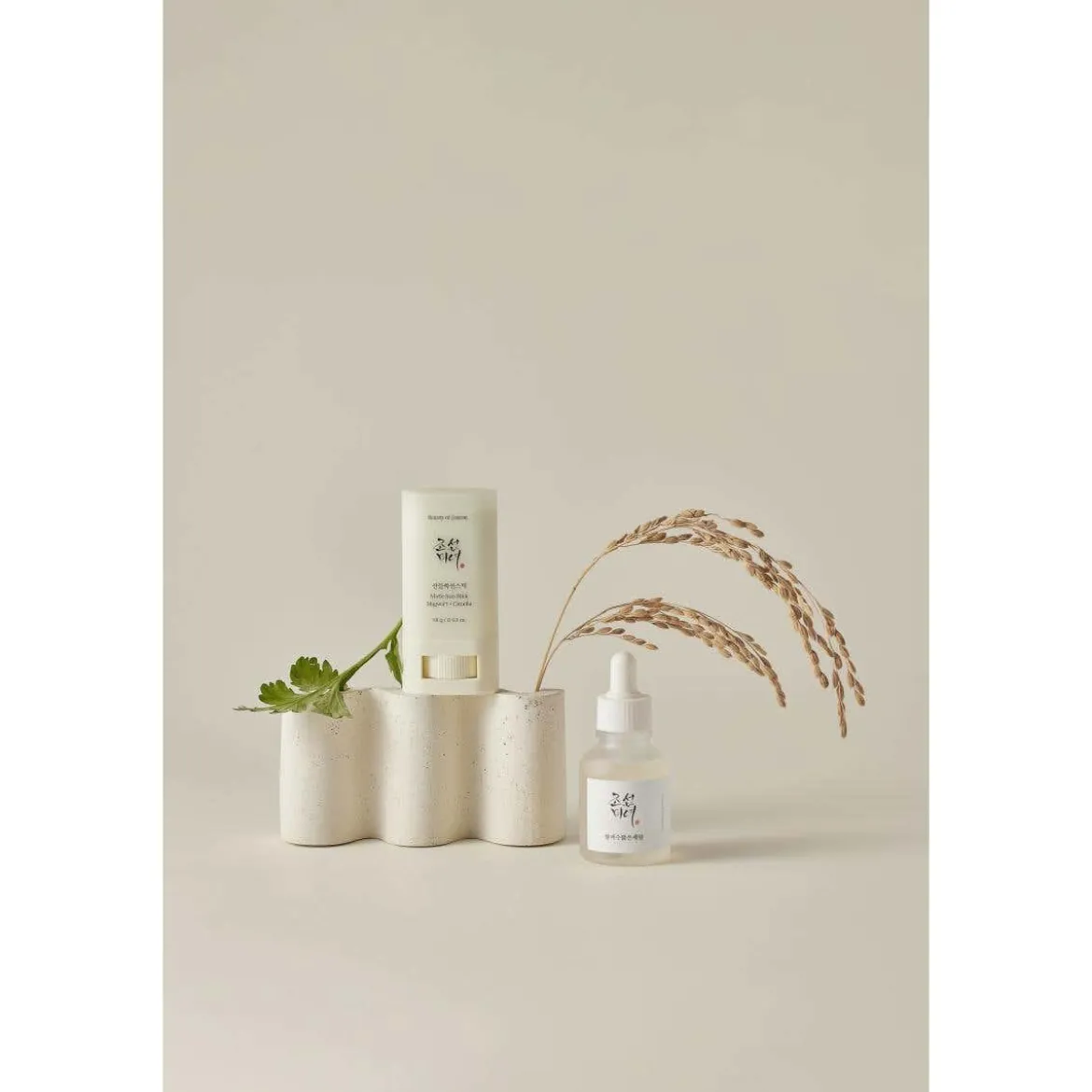 Matte sun stick: mugwort + camilia (SPF 50+ PA++++)