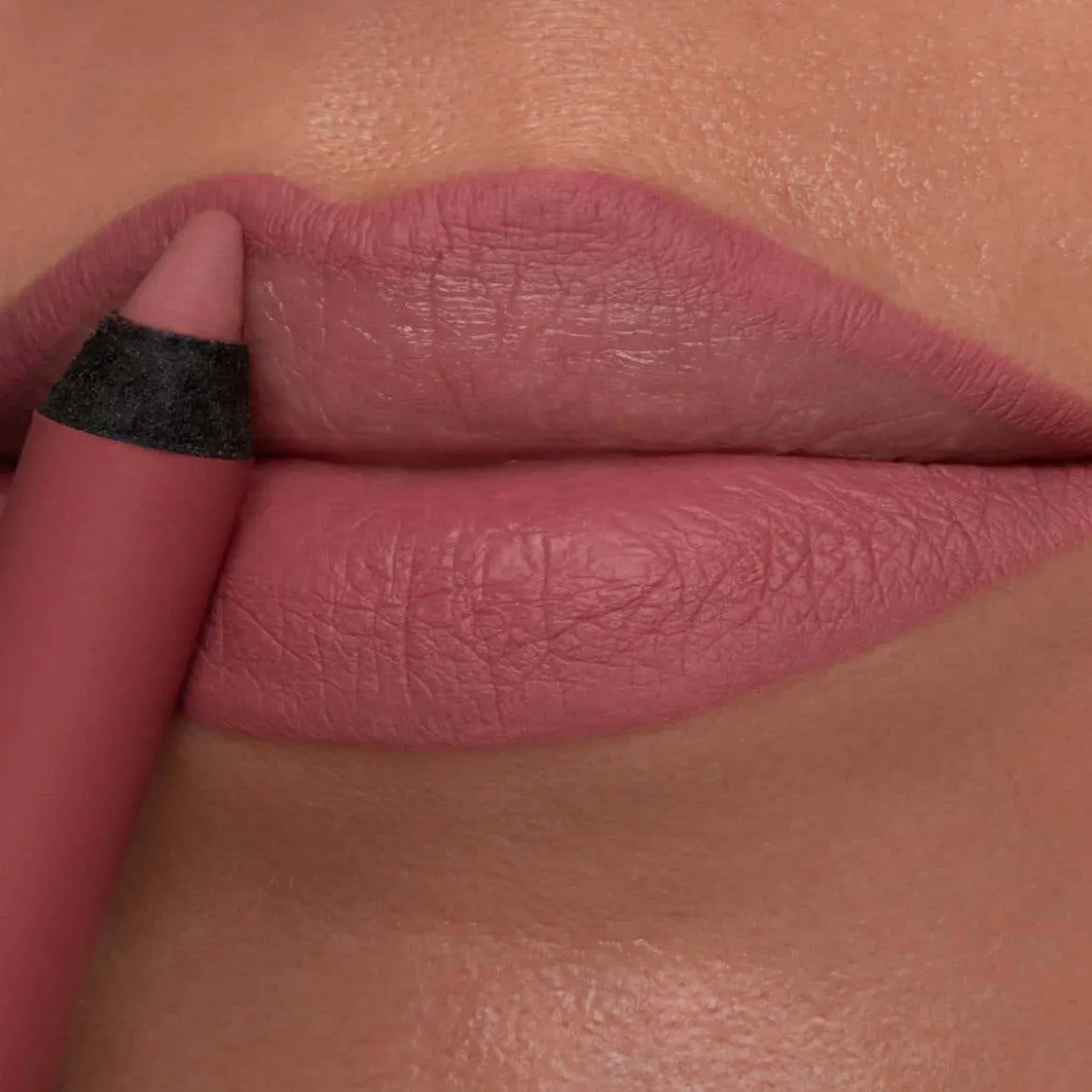 Stay On Me Lip Liner