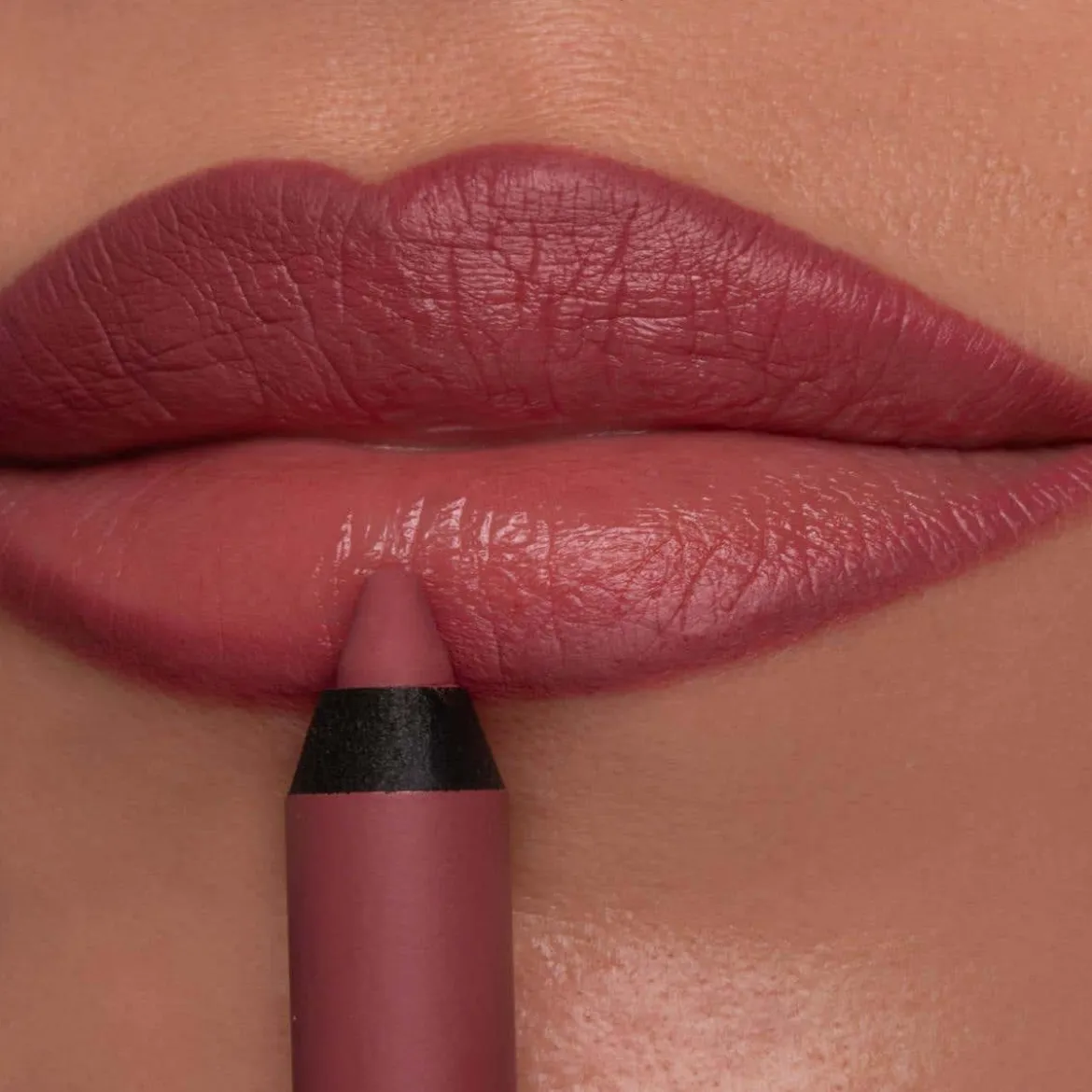 Stay On Me Lip Liner