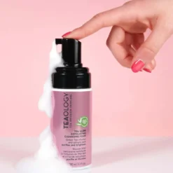 Tea Glow Exfoliating Cleansing Foam